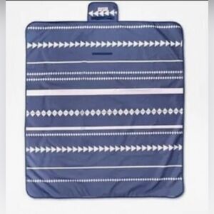Young Living Picnic Blanket Blue Beige 50”x60” Indoor Outdoor NEW